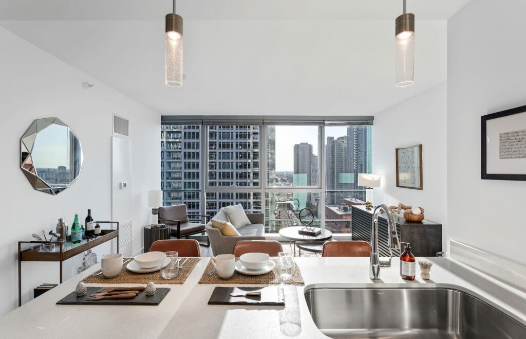 How Do Chicago Apartment Finders Get Paid? - Luxury Apartments Chicago