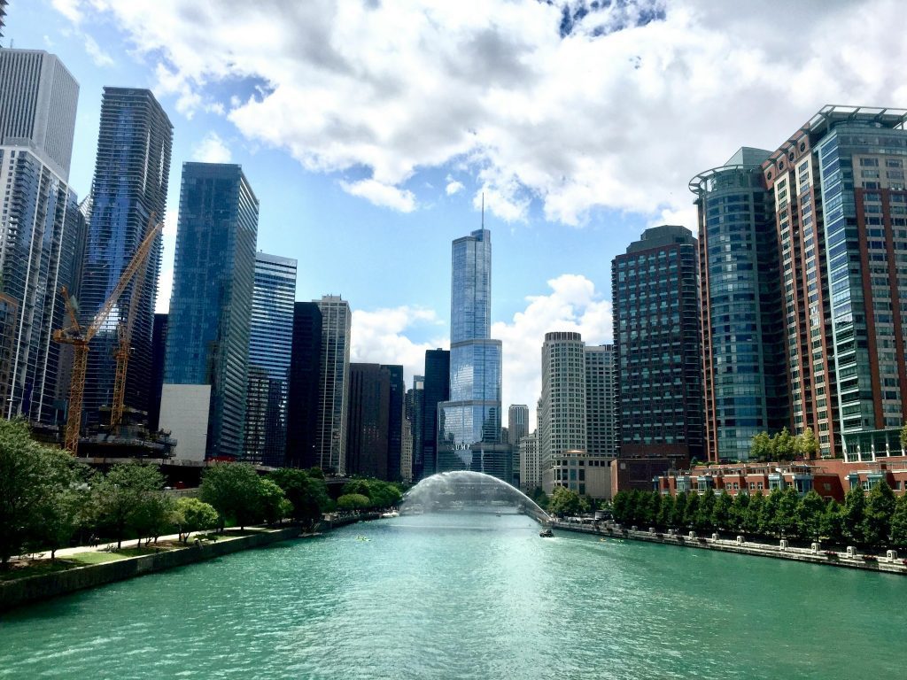 companies moving to chicago